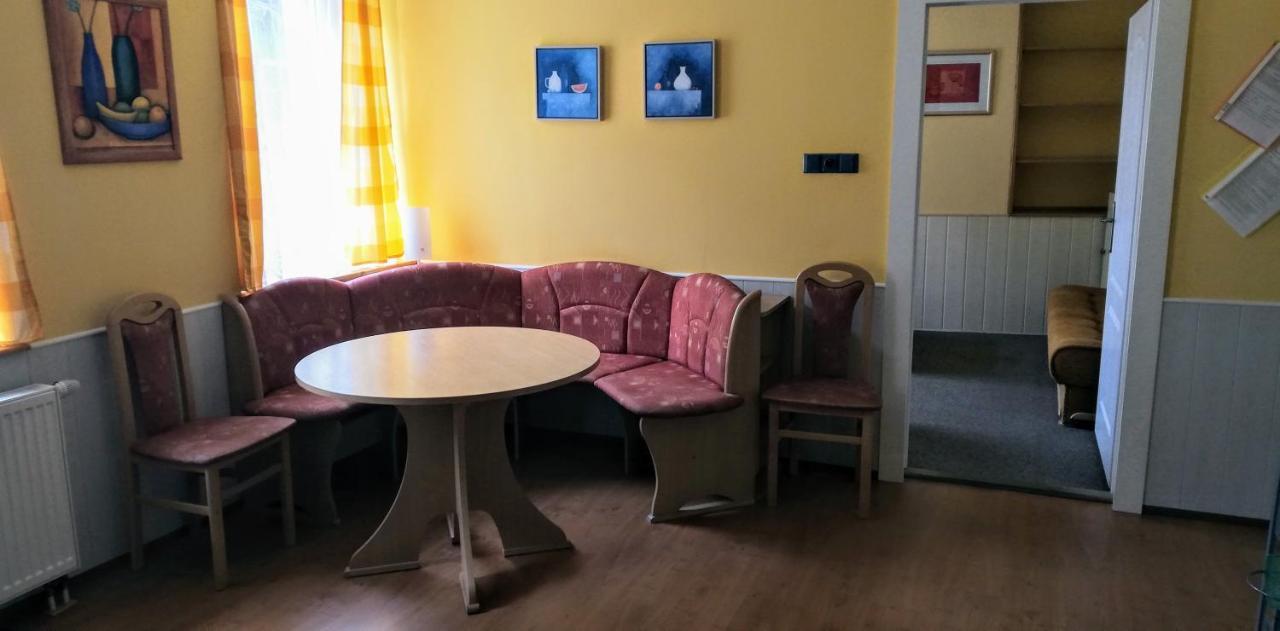 Penzion U Soudu Ліберець Екстер'єр фото